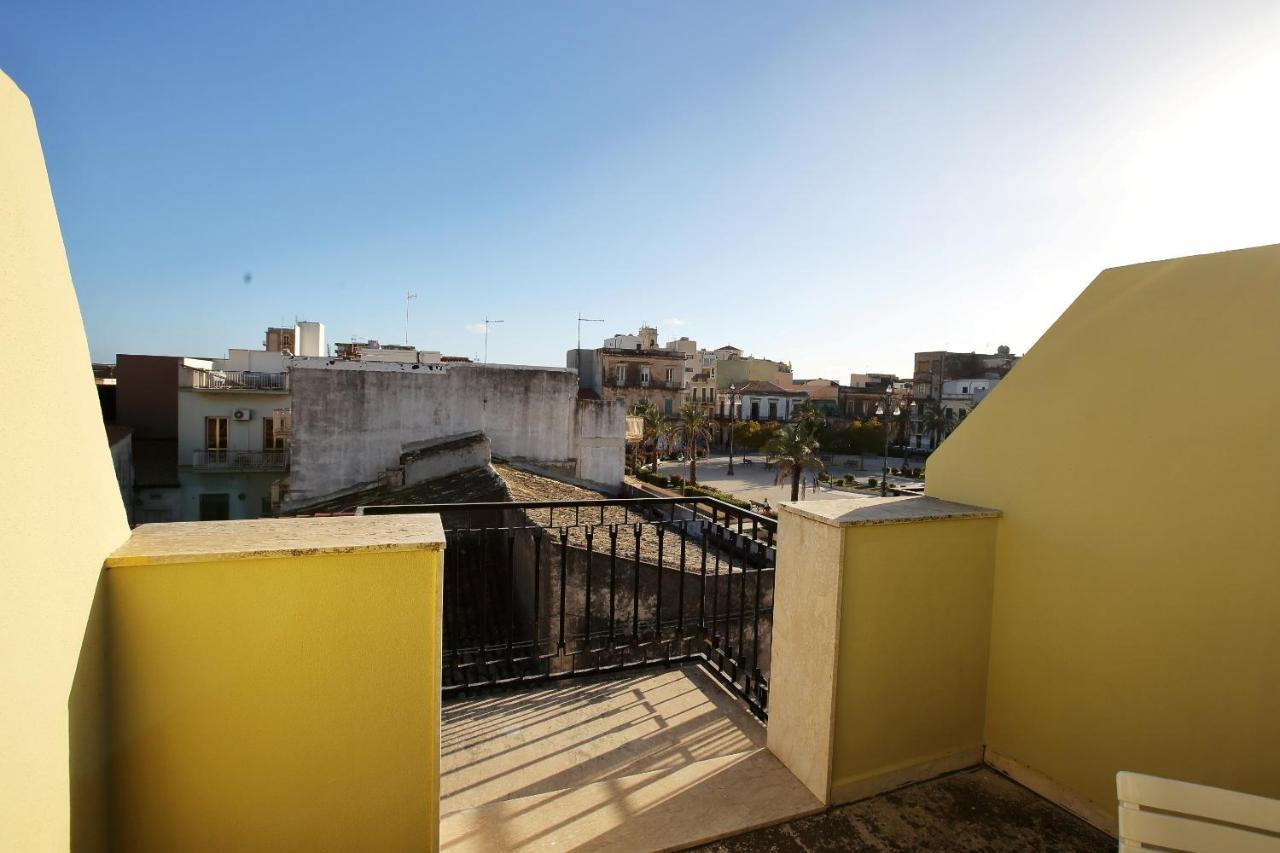 Re Sole Case Vacanze - Esclusivo Attico M A R T E Con Spaziosissima Terrazza Solarium Attrezzata Avola Exterior photo